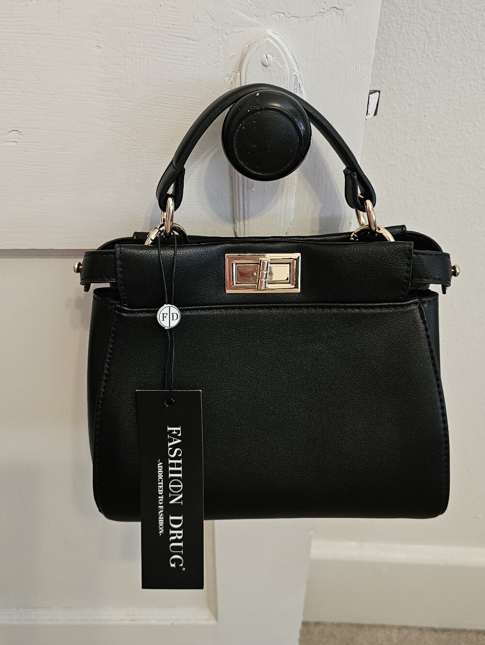 Fashion Drug Black Small Satchel Top Handle Turn Lock Detachable Strap Gold